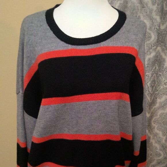 5/$50 Forever 21 Large Gray Black & Coral Striped Crewneck Sweater - Picture 1 of 2